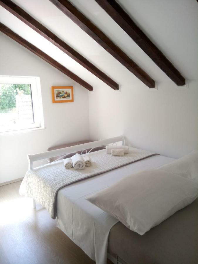Holiday Home Jadric Osoje ภายนอก รูปภาพ